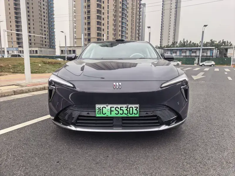 2025 Buick Zenith Sedan с пробегом 10 000 км