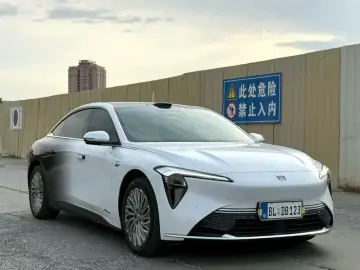 2025 Buick Zenith Sedan с пробегом 10 000 км