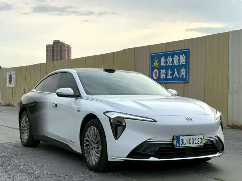 2025 Buick Zenith Sedan с пробегом 10 000 км