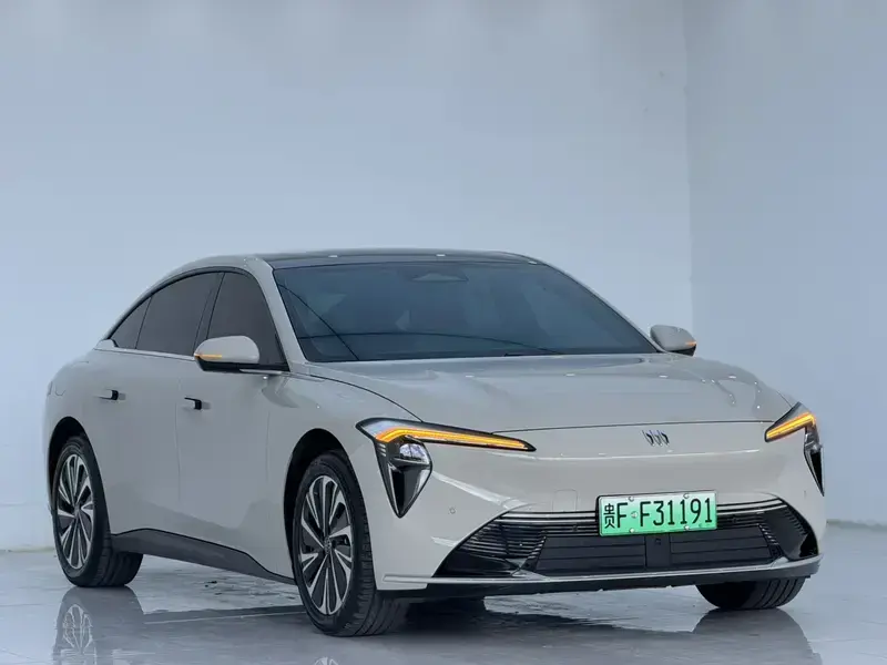 2025 Buick Zenith Sedan с пробегом 13 000 км
