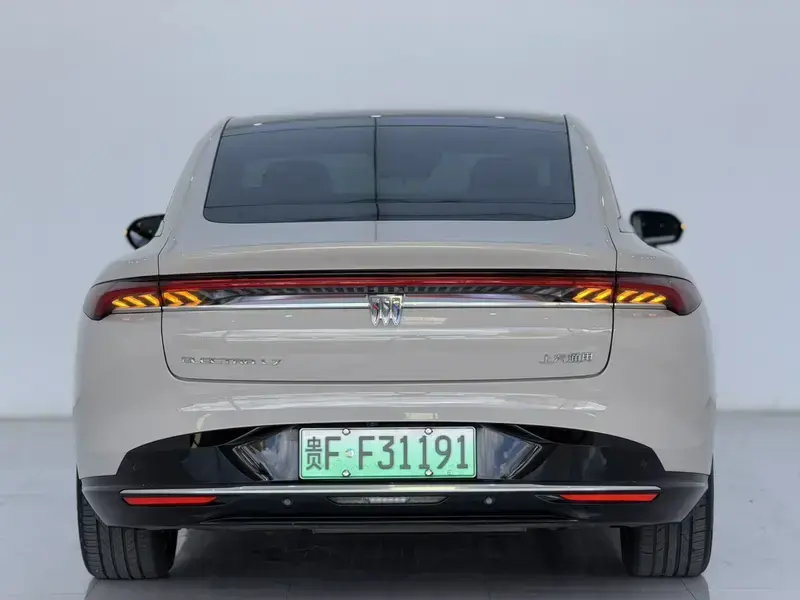 2025 Buick Zenith Sedan с пробегом 13 000 км