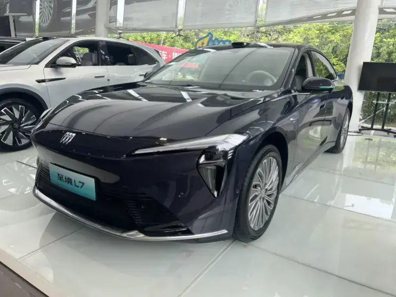 2026 Buick Zenith Sedan с пробегом 100 км