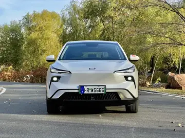 2025 Bestune Yueyi 03 с пробегом 41 000 км