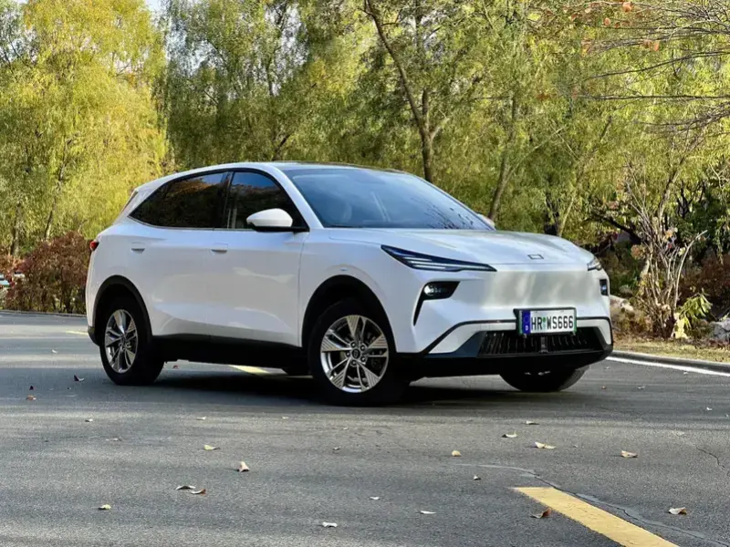 2025 Bestune Yueyi 03 с пробегом 41 000 км