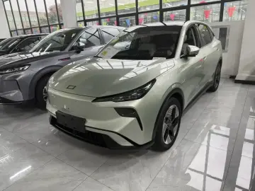 Bestune Yueyi 03