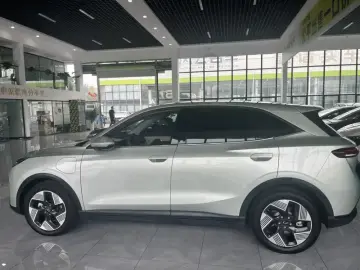 2025 Bestune Yueyi 03 с пробегом 23 000 км