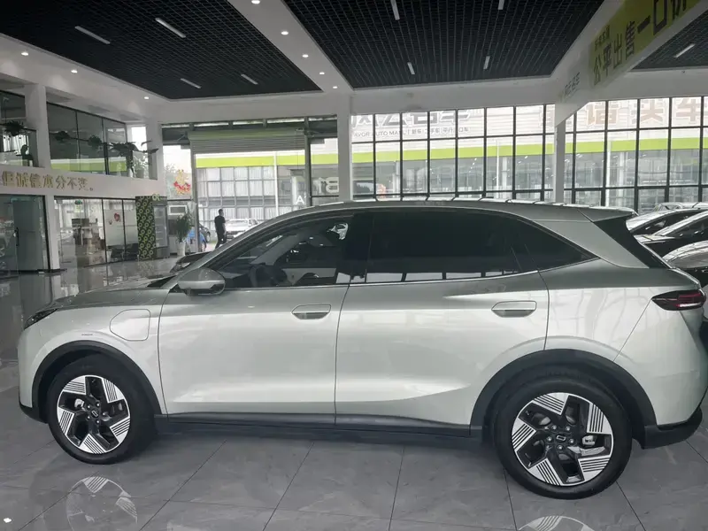 2025 Bestune Yueyi 03 с пробегом 23 000 км