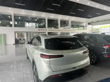 2025 Bestune Yueyi 03 с пробегом 23 000 км