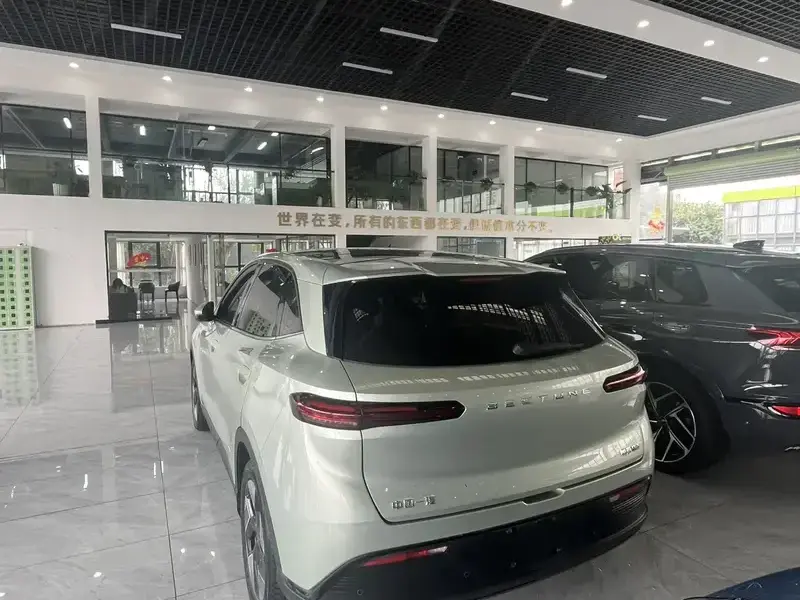 2025 Bestune Yueyi 03 с пробегом 23 000 км