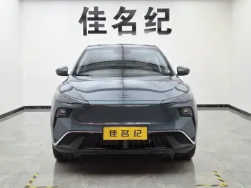 2025 Bestune Yueyi 03 с пробегом 19 000 км