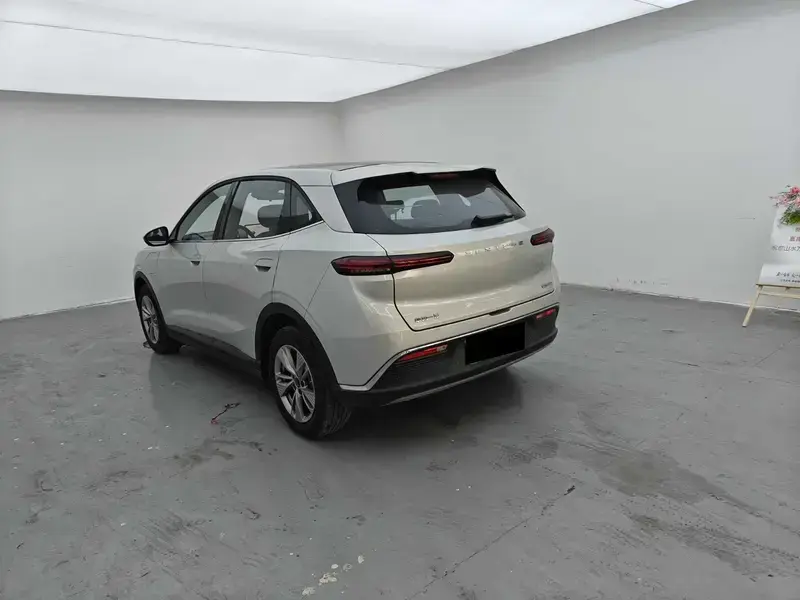 2026 Bestune Yueyi 03 с пробегом 5 000 км