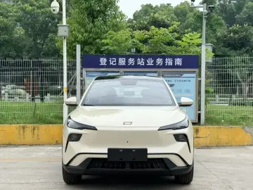 2026 Bestune Yueyi 03 с пробегом 100 км