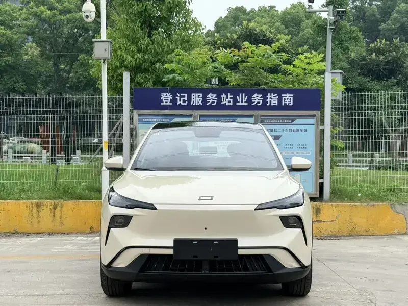 2026 Bestune Yueyi 03 с пробегом 100 км