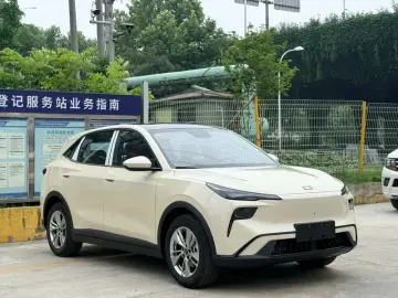 2026 Bestune Yueyi 03 с пробегом 100 км