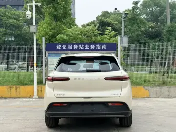 2026 Bestune Yueyi 03 с пробегом 100 км