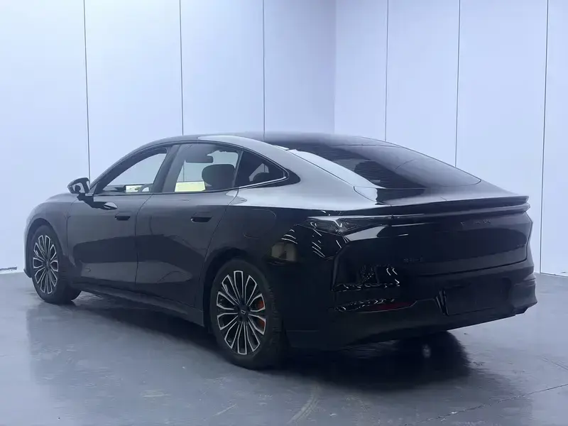 2026 Bestune Yueyi 08 с пробегом 11 000 км