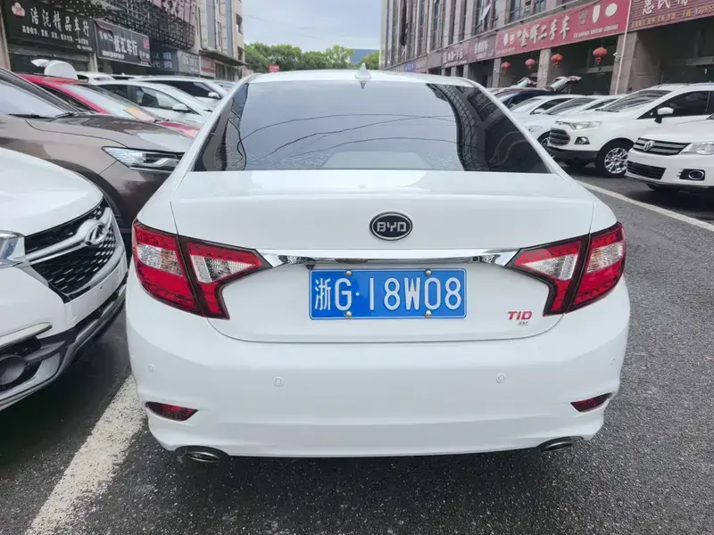 2014 BYD G5 с пробегом 20 000 км