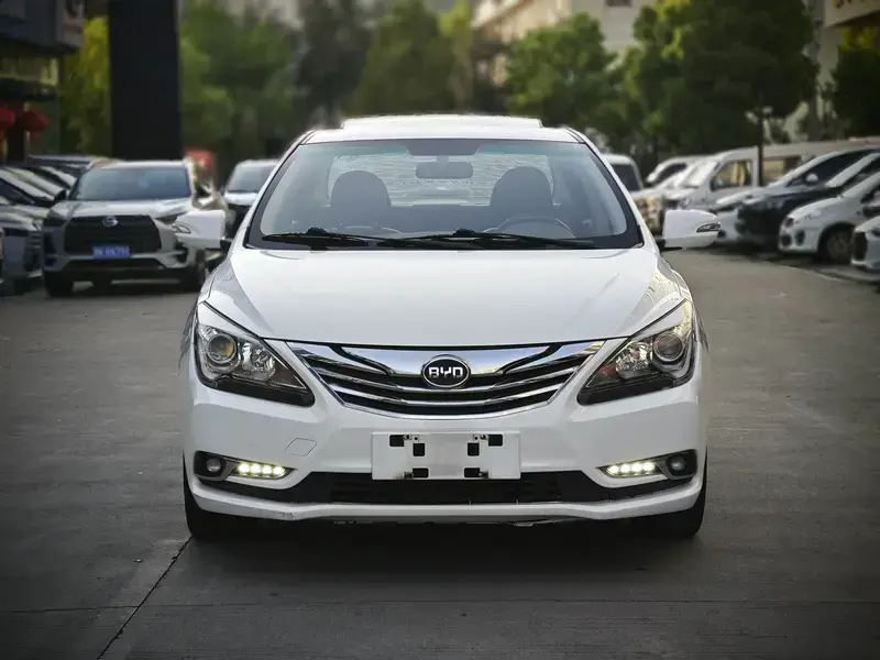 2014 BYD G5 с пробегом 61 000 км