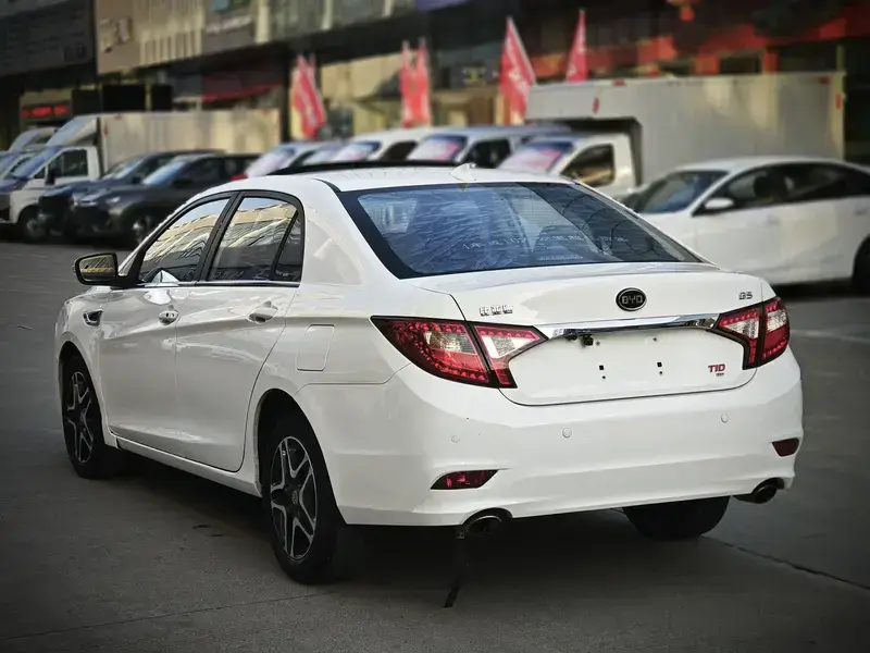 2014 BYD G5 с пробегом 61 000 км