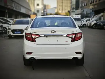 2014 BYD G5 с пробегом 61 000 км
