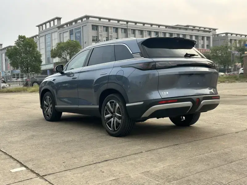 2025 BYD Hai Shi 07 DM-i с пробегом 12 000 км
