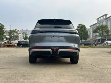 2025 BYD Hai Shi 07 DM-i с пробегом 12 000 км