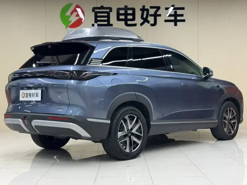 2025 BYD Hai Shi 07 DM-i с пробегом 4 000 км