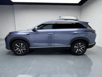 2025 BYD Hai Shi 07 DM-i с пробегом 1 500 км