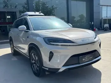 2025 BYD Hai Shi 07 DM-i с пробегом 12 000 км