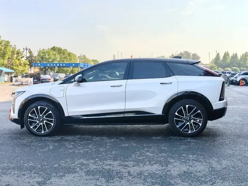 2024 Cadillac IQ Ao Ge с пробегом 56 000 км