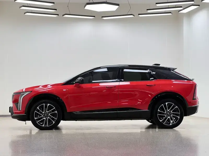 2024 Cadillac IQ Ao Ge с пробегом 49 400 км
