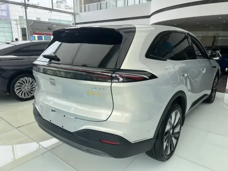 2026 Buick Zhijing E7 с пробегом 100 км