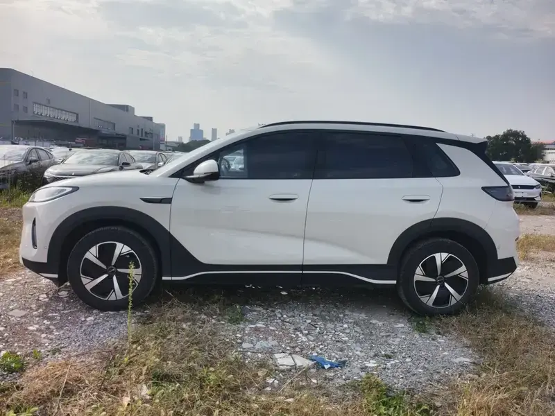 2025 BYD Hai Shi 05 EV с пробегом 5 700 км