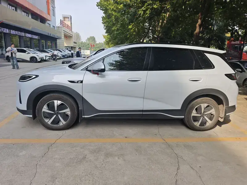 2025 BYD Hai Shi 05 EV с пробегом 23 800 км