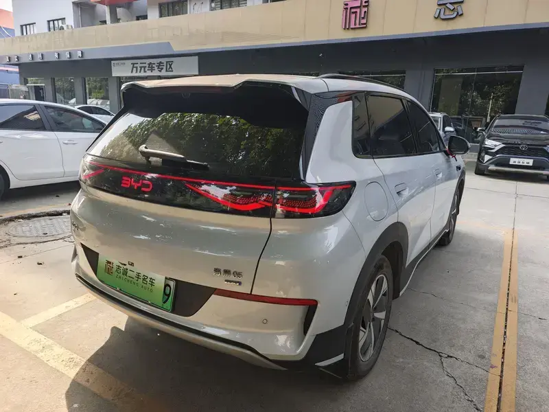 2025 BYD Hai Shi 05 EV с пробегом 23 800 км
