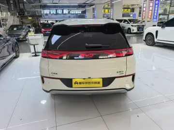 2025 BYD Hai Shi 05 EV с пробегом 17 000 км