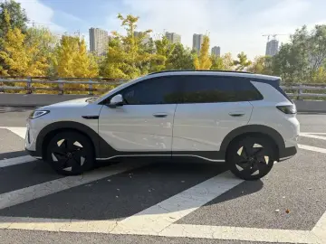 2025 BYD Hai Shi 05 EV с пробегом 38 000 км