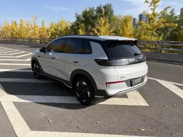 2025 BYD Hai Shi 05 EV с пробегом 38 000 км