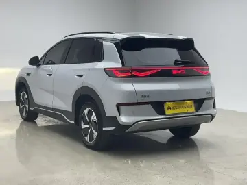 2025 BYD Hai Shi 05 EV с пробегом 22 300 км