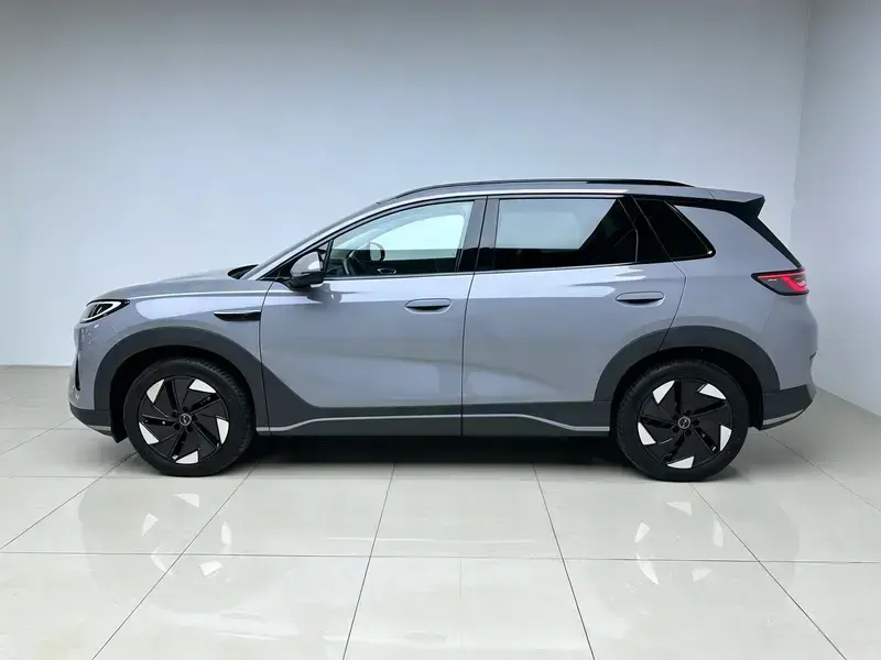 2025 BYD Hai Shi 05 EV с пробегом 19 600 км