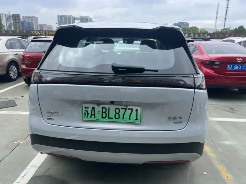 2026 BYD Hai Shi 05 EV с пробегом 200 км