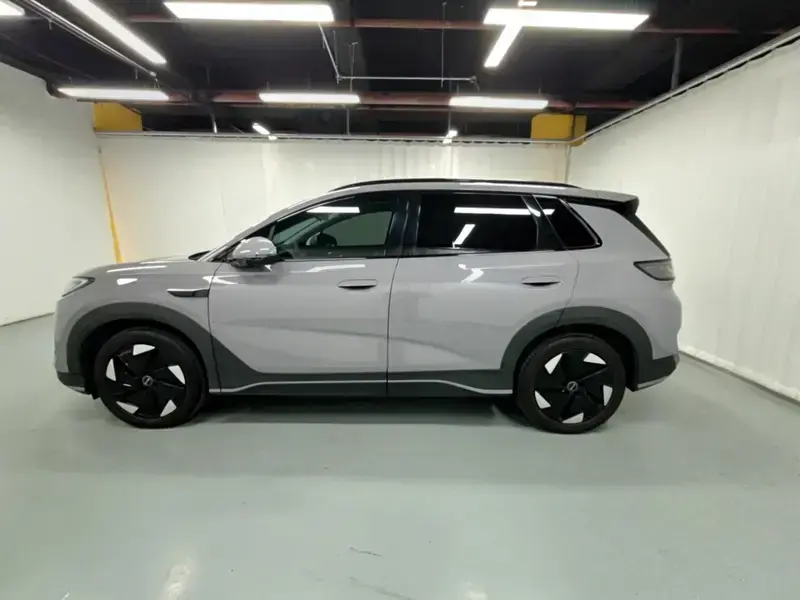 2025 BYD Hai Shi 05 EV с пробегом 33 400 км