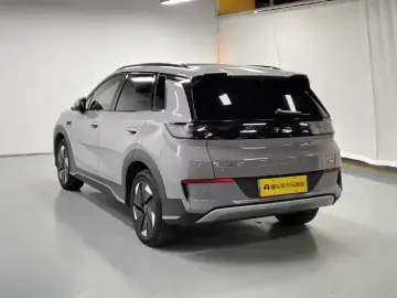 2025 BYD Hai Shi 05 EV с пробегом 33 400 км
