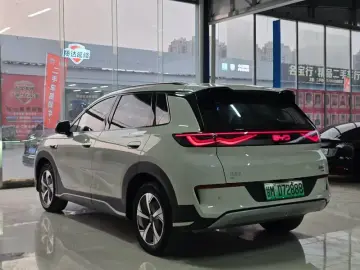 2025 BYD Hai Shi 05 EV с пробегом 42 200 км