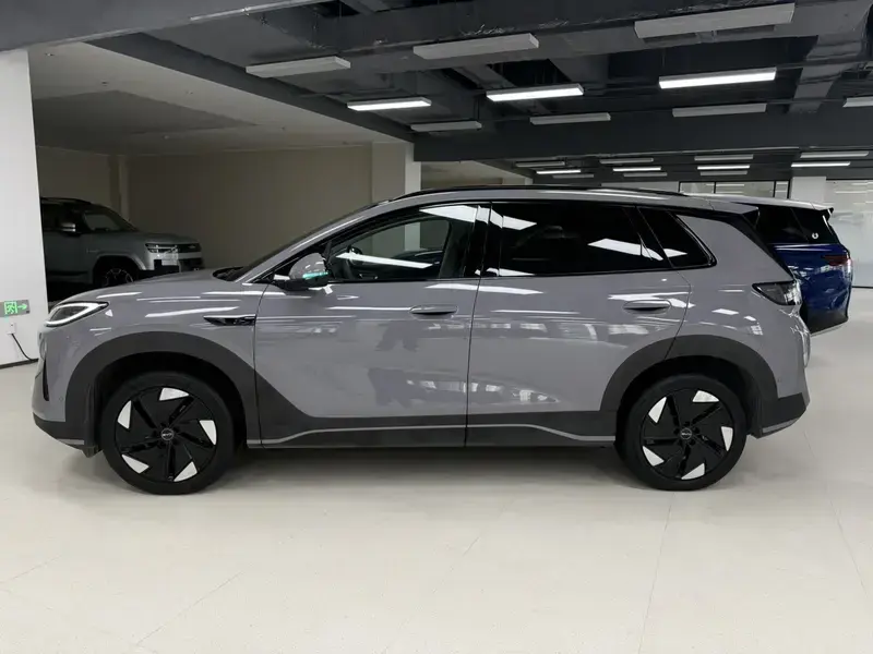 2025 BYD Hai Shi 05 EV с пробегом 23 000 км