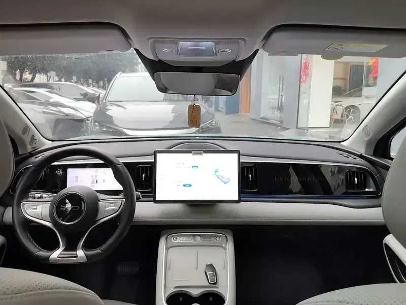 2025 BYD Hai Shi 05 EV с пробегом 17 000 км
