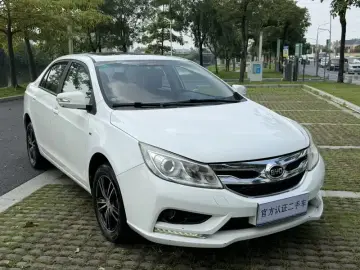 2015 BYD Surui с пробегом 68 000 км