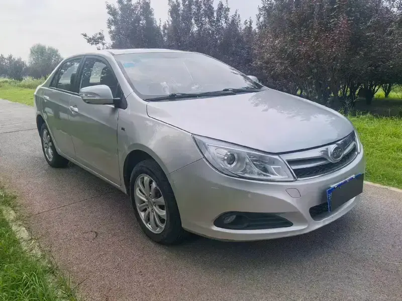 2012 BYD Surui с пробегом 60 000 км