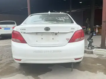 2012 BYD Surui с пробегом 118 000 км