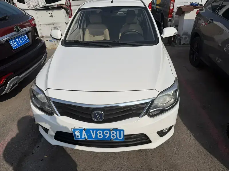 2015 Changan Yuexiang V3 с пробегом 32 000 км